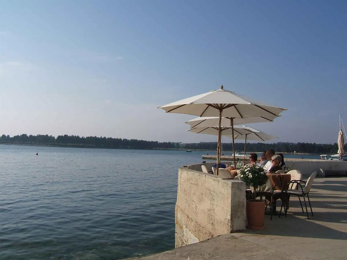 Apartment In Novigrad/Istrien 9390 Karpinjan